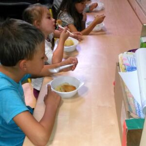 Obiady dla dzieci z „Misia” podczas półkolonii